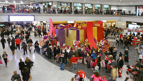 Businesses Face Stiff Competition for Price-Sensitive Holiday Shoppers